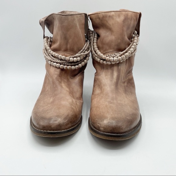 Anthropologie slouch ankle boots, distressed leather & beaded ankle bracelets - Picture 5 of 9